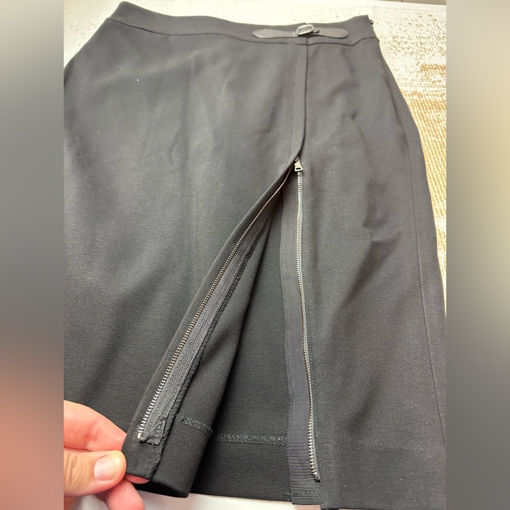 ANN TAYLOR Black Career Pencil Skirt Front Zipper Slit | Size 6 - Picture 5 of 10